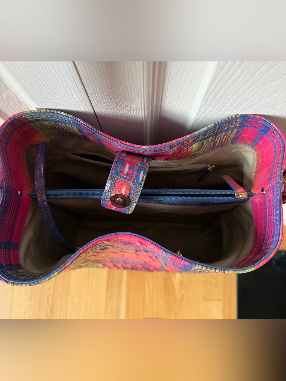 NEW
Brahmin Colorful Croc-Embossed Shoulder Bag - Multicolor - Picture 7 of 16